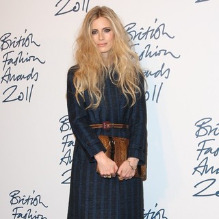 Laura Bailey in British Fashion Awards 2011 - Arrivals
